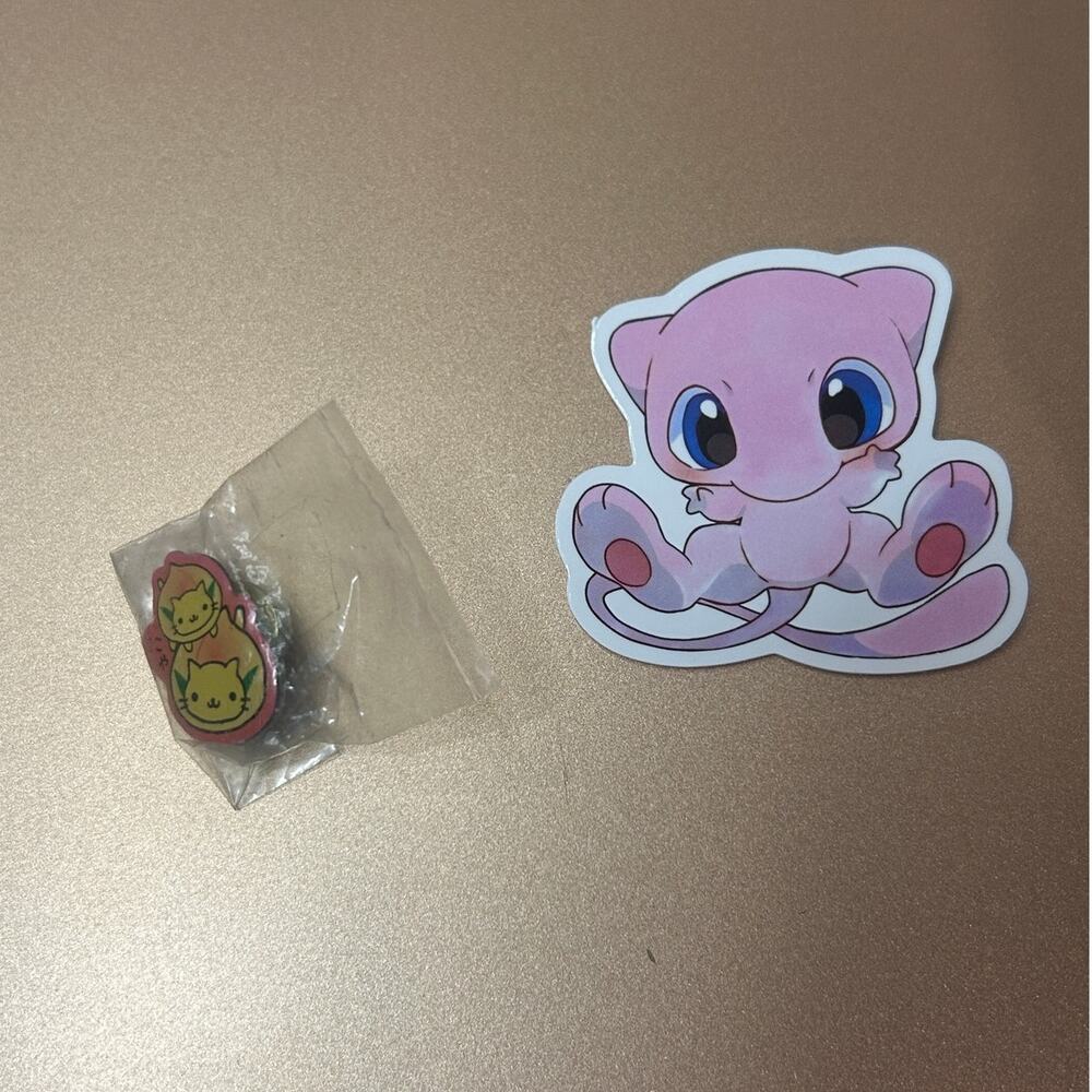 Peach Kitty Cat Pin